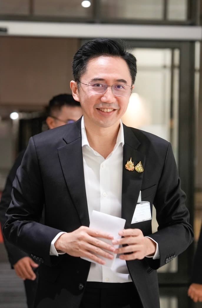 ยศชนัน111