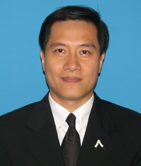 นายวีระศักดิ์ โควสุรัตน์