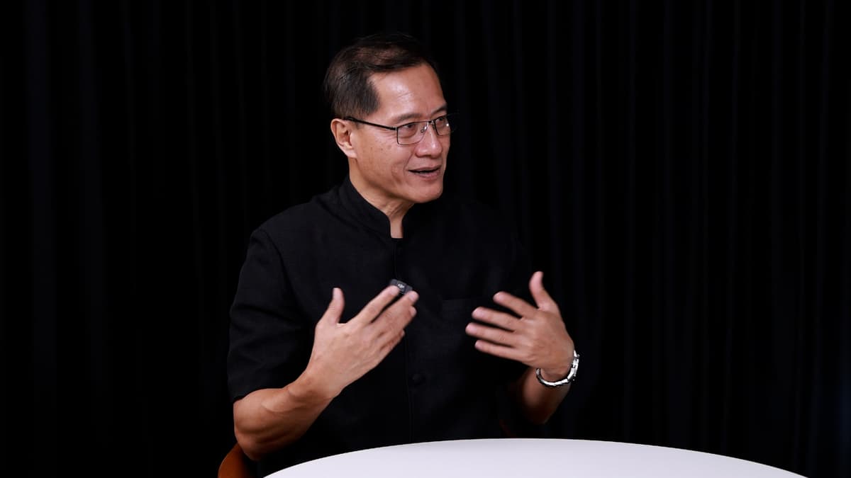 วีระศักดิ์ โควสุรัตน์1