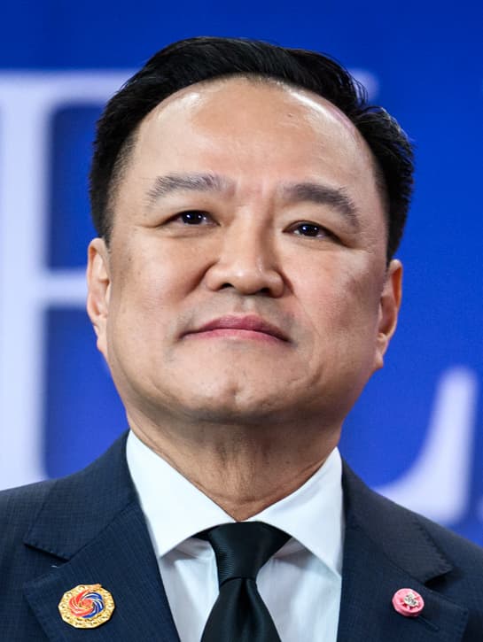 อนุทิน ชาญวีรกูล