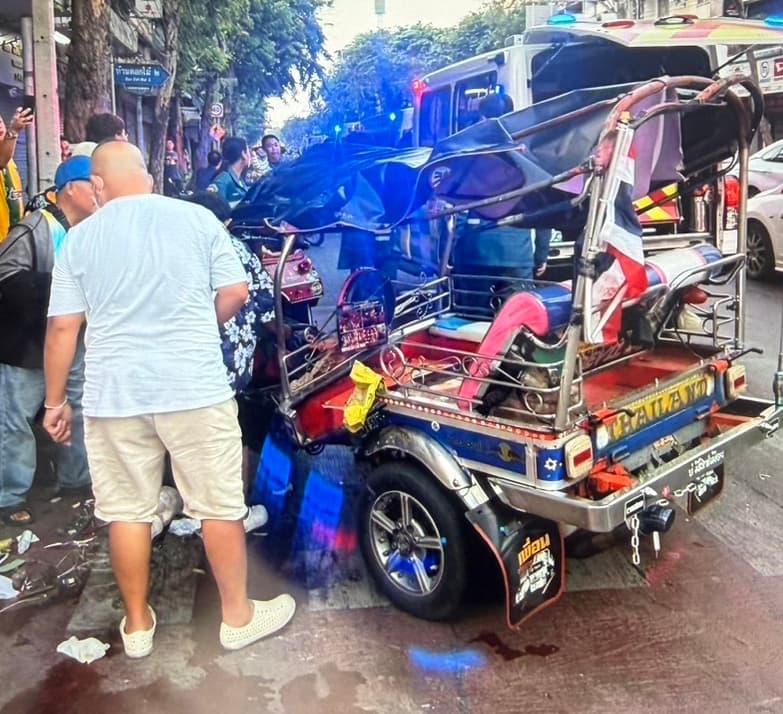 สภาพรถสามล้อตุ๊กตุ๊กที่เกิดเหตุ