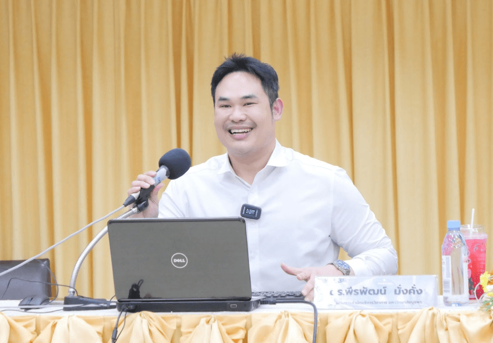 นายพีรพัฒน์ มั่งคั่ง ผู้อำนวยการสำนักบริการวิชาการ